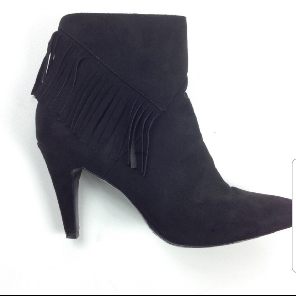 Shoes - Picture 2 of 4